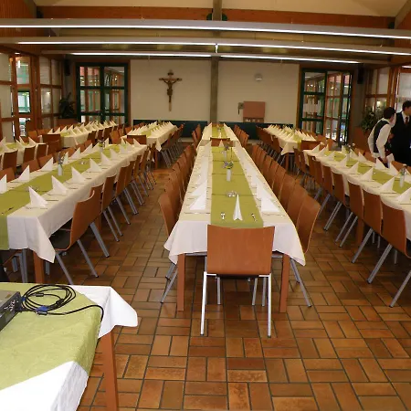 Sommerhaus Am Internats-campus 2*